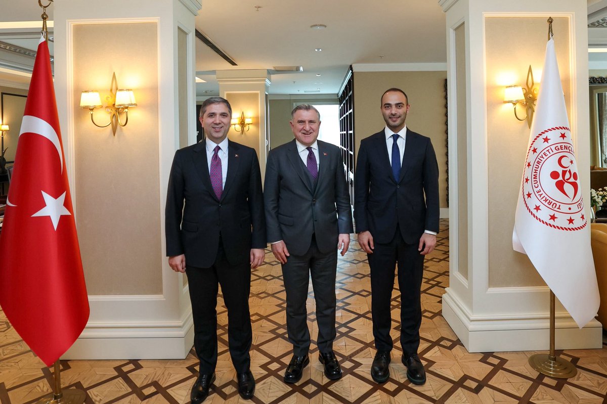 eraykaradeniz's tweet photo. Küçükköy Stadı yenileme çalışmalarında son aşamadayız. 

AK Parti Genel Başkan Yardımcımız Sn. Zafer Sırakaya ile birlikte Gençlik ve Spor Bakanımız Sn. Osman Aşkın Bak’ı ziyaret ettik.

Kıymetli destekleri için Sayın Genel Başkan Yardımcımıza ve her zaman yanımızda olan Sayın Bakanımız Osman Aşkın Bak’a şükranlarımı sunuyorum.