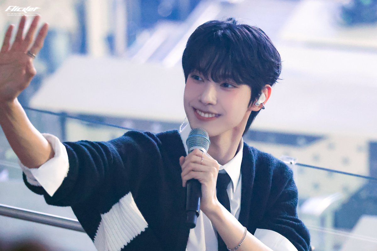 𝙁𝙡𝙞𝙘𝙠𝙚𝙧 tweet media