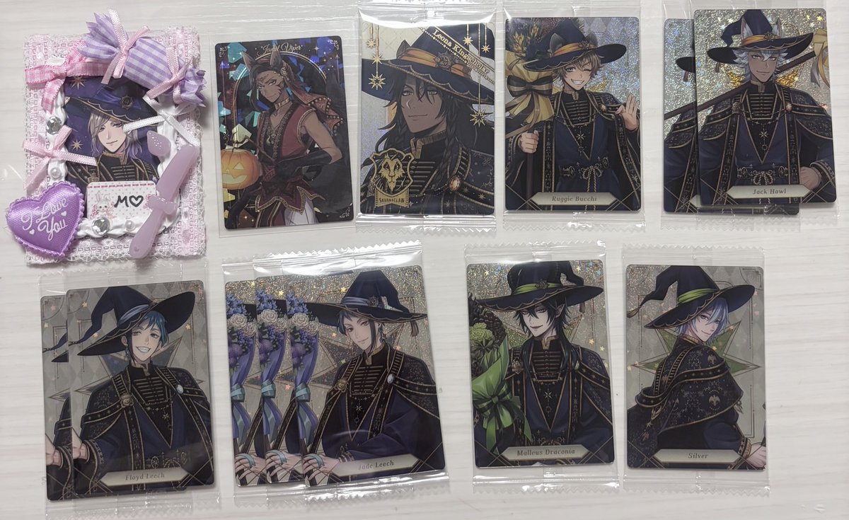 O4O912O2's tweet photo. 【交換】 ツイステ ウエハース ブルームバースデー

譲 過去弾 ジャミル 
レオナ(箔) ラギー ジャック2 フロイド2 ジェイド3 マレウス シルバー

求 ぱしゃこれ ヴィル ルーク＞同異種 ヴィル ルーク

郵送2～

お声かけお待ちしております︎ ✧ https://t.co/bAO0geOcXR