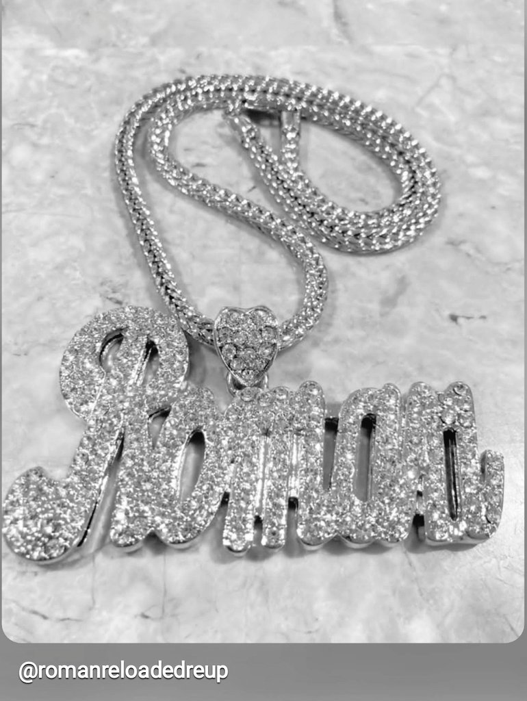 afukinblkbarbie's tweet photo. 🫟ok, this giveaway is for #TeamRomanReloaded 🫟💖 ONLY 
whoever purchases the most copies (physical or digital) of Pink Friday Roman Reloaded 🫟💕 will win this 'Roman' replica necklace💖dm me your receipts and I'll announce the winner after the #BattleOfTheAlbums competition has completed 🤗 
🫟Have fun🤸🏽‍♀️happy buying 🤑 and streaming ▶️