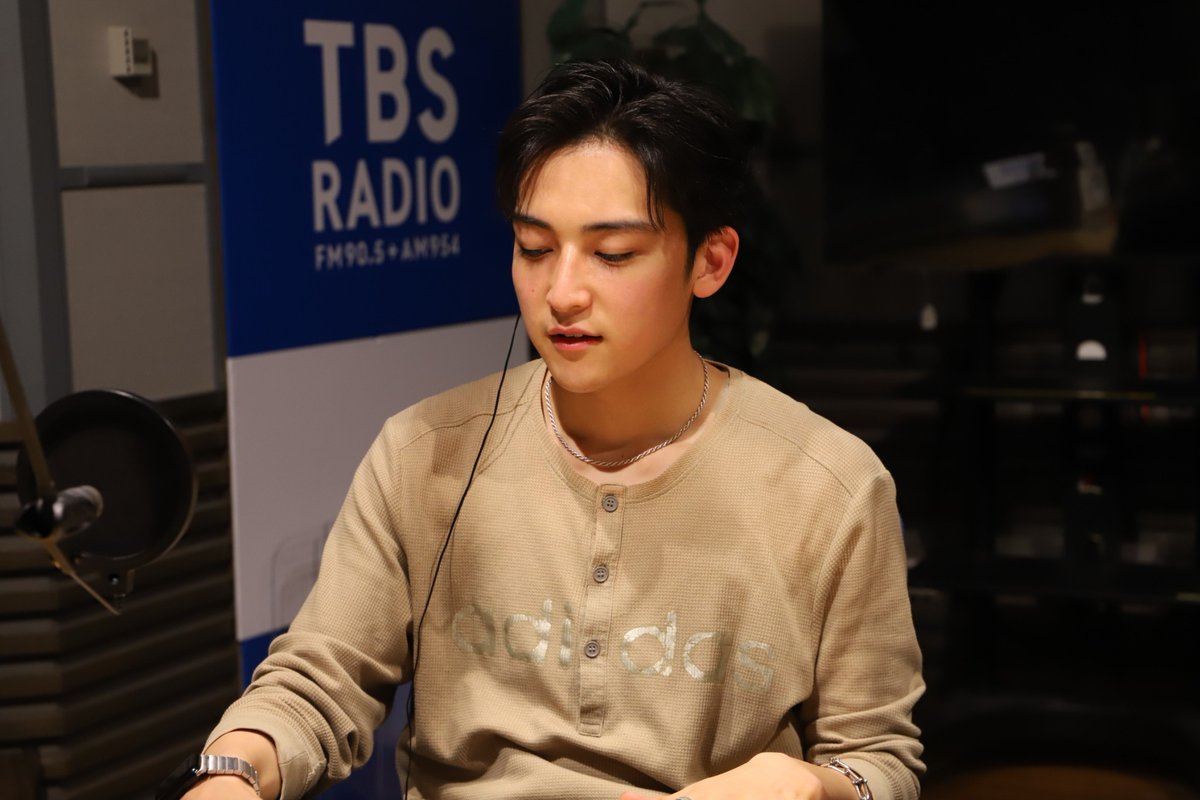 #STARGLOW がラジオ中💫

🗣️#KANON
「コーナー紹介！
　いって・・・いきますかっ！！」
🗣️#TAIKI
「🤣🤣🤣🤣」

POSTは #スタベース 
トレンド入りを‥🙏🌟
radiko.jp/mobile/timetab…