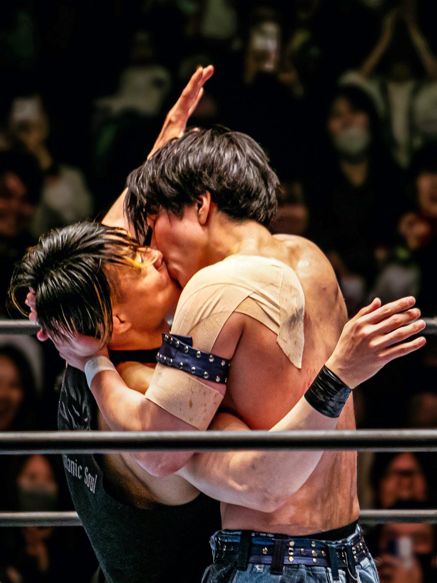 tokiMN_on's tweet image. 26.4.2 #njSG 後楽園

悪の連携でやっぱり乱入してきた
#SHO 選手を
ウイスキーキス成敗する
#YOH 選手！！！

これが見たかった

思い残すことしかない

(ベルト巻く姿を見たかったから)
(緊急決定の両国であの日の悔しさを晴らす日を期待していたから(
(ふたりがベルトを賭け闘いぬく姿を見たいから)