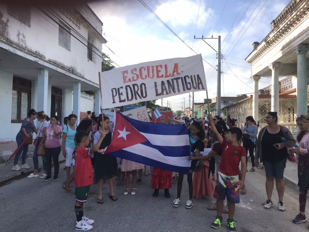 “Paquito por siempre “
Con alegría y entusiasmo participan pioneros maestros y padres en esta fiesta de dos grandes hermanas OPJM y UJC en sus aniversario 65y 64 #Felicidades #4deAbril #CubaEstaFirme #EducacionManicaragua 
#EducacionVillaClara #EducacionVillaClara #CubaMined
