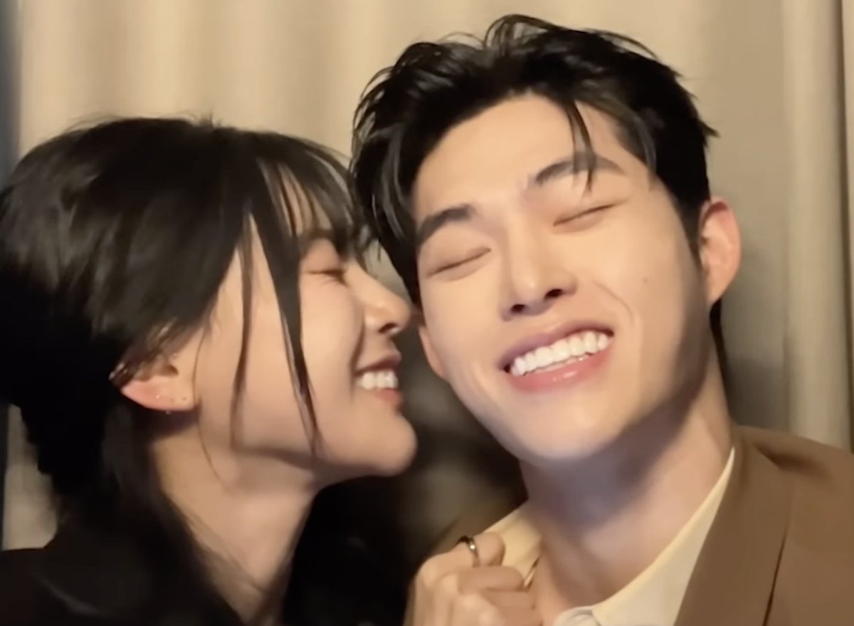 👩🏼‍💻✨ tweet media