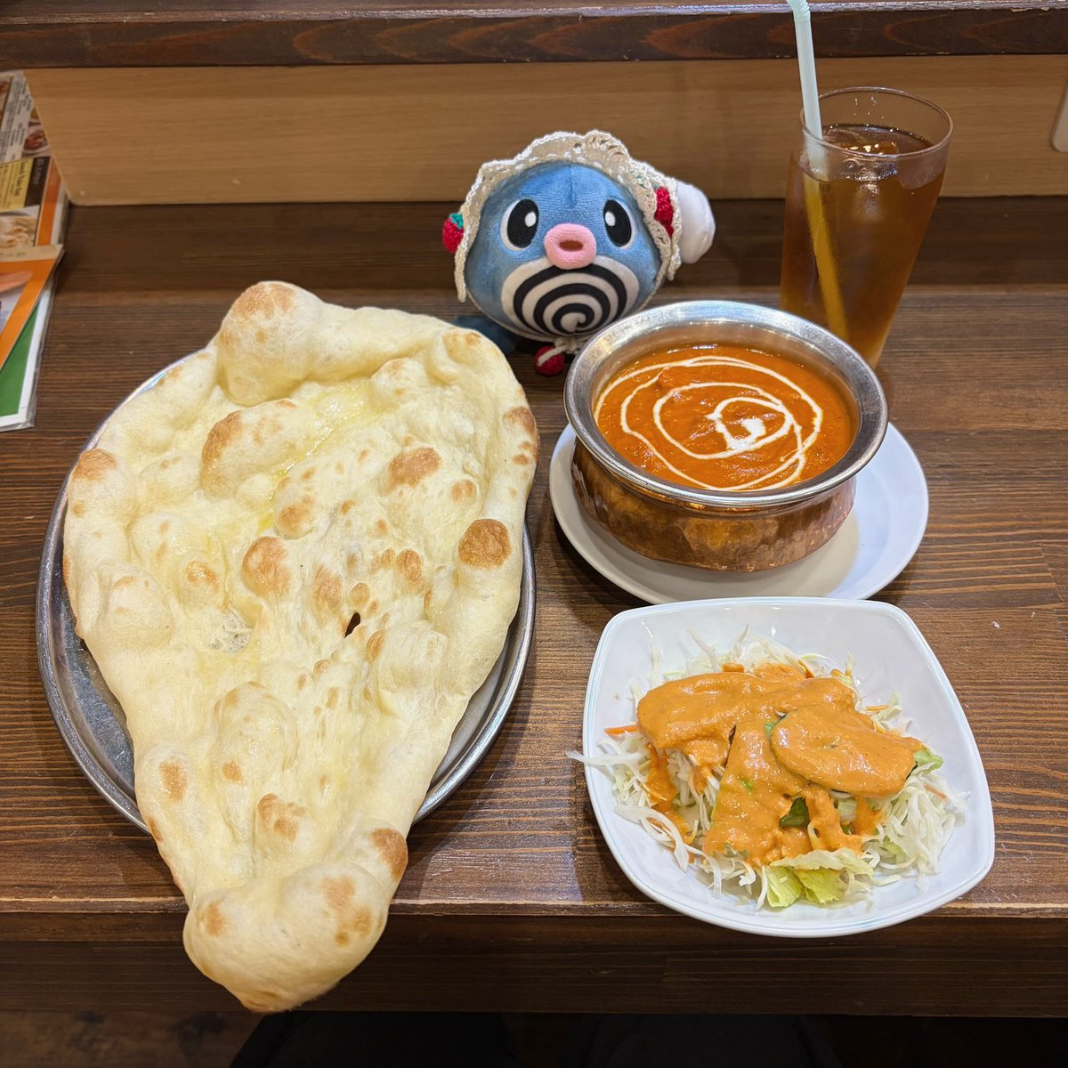 nyo_romo's tweet photo. インドカレー🍛
ニョロモは大きいナンにびっくりだね。 https://t.co/UstZl4n3dl