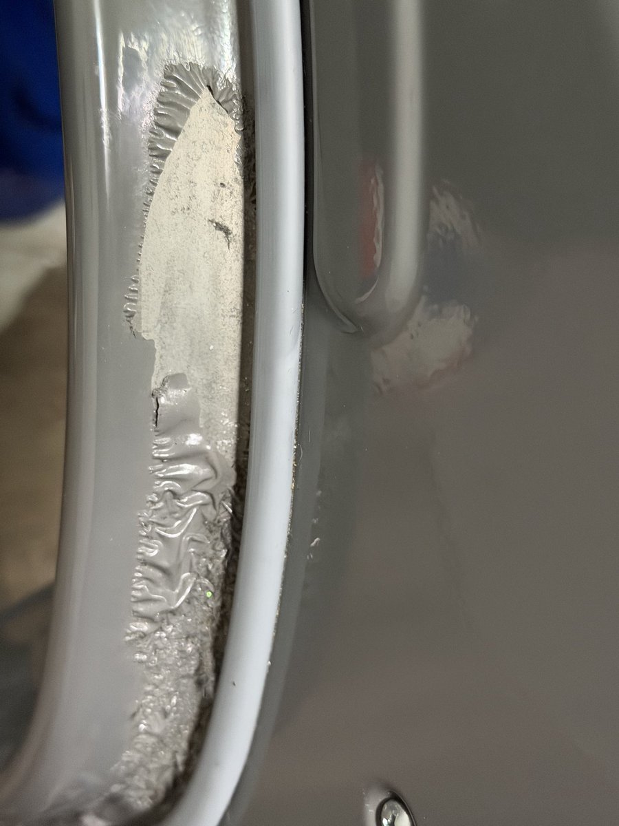 TheWeaveReport's tweet photo. @GE_Appliances I’ve already replaced the lid on my washer, and now the paint inside the drum is peeling off and exposing metal on a unit that’s not even that old. This is a quality issue, not wear and tear. https://t.co/w3k2OwfABM