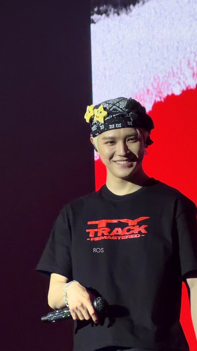 he’s so beautiful 😭😭😭