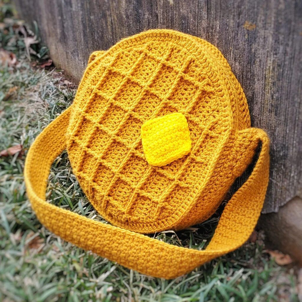 The Big Waffle Bag Pattern Is Here ... The Breakfast Bag You Need To Crochet! 👉 tidd.ly/3tYRzu2 - designed by Jessica Ryan of Eclectic Jess Crochet  #crochet #handmade #etsy #affiliate 🧇