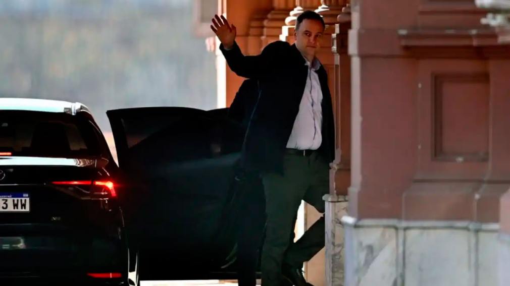 apurainfo tweet media