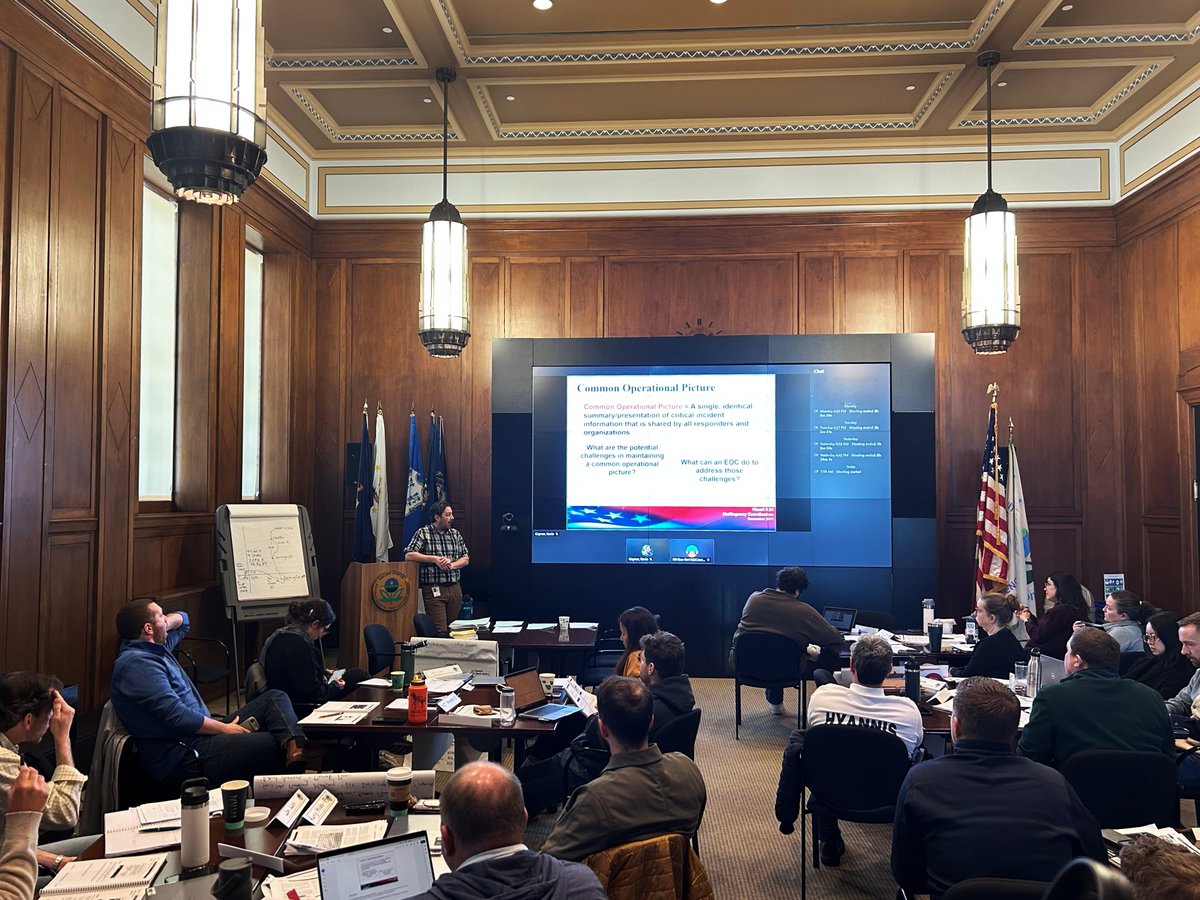 EPARegion1's tweet image. #EPANewEngland is staying prepared! 🦺

➡️ Last week, the region hosted #IncidentCommandSystem sessions for EPA staff, which provided training and resources for personnel who require advanced knowledge for on-the-ground responses.  

🔗 Learn more:  epa.gov/emergency-resp…