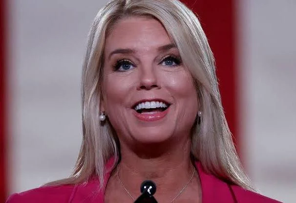 1966Brent's tweet photo. @PamBondi gets to celebrate the anniversary of liberation day, unlike the rest of us. #potus #fails https://t.co/60SpOFZTCu