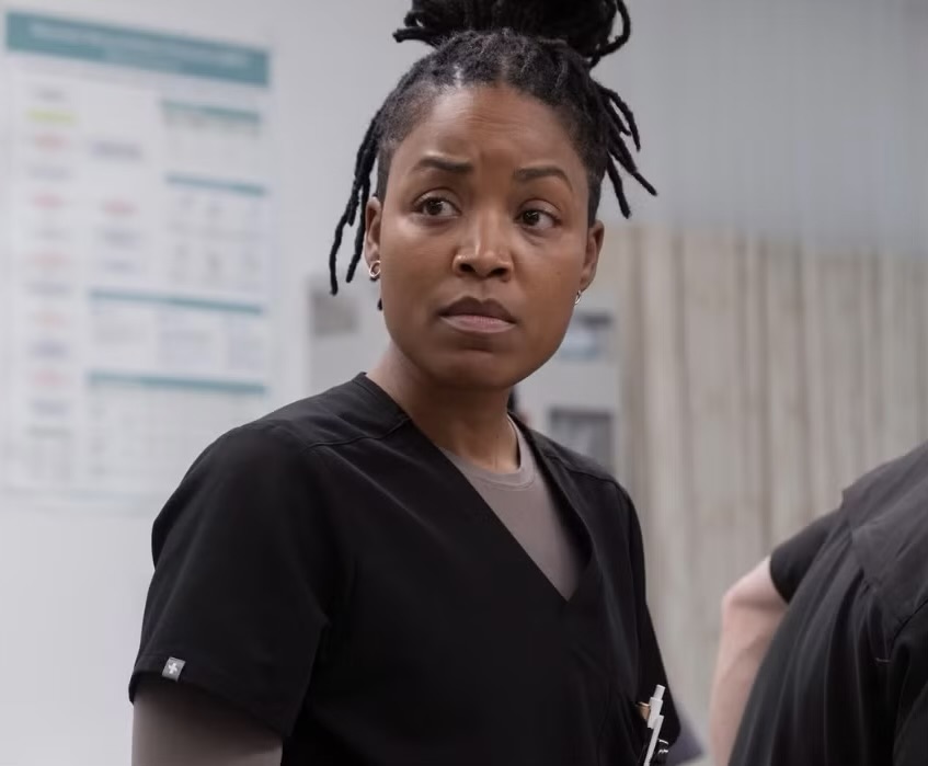 PopBase's tweet image. Ayesha Harris will return as Dr. Parker Ellis as a series regular in ‘THE PITT’ Season 3.

(variety.com/2026/tv/news/t…)