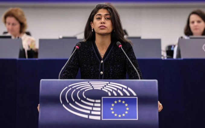 Karina Mariani tweet media