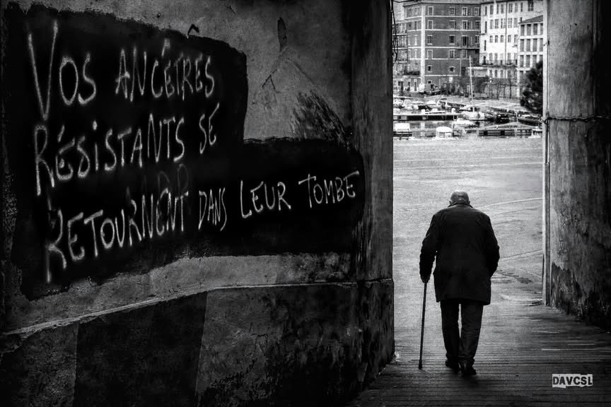 DavCsl's tweet photo. #bastia #streetphotography #corse #corsica #corsicaisland #streetstyle #travelphotography #life_is_street #solitude #seul #alone #urbanphotography https://t.co/cc348kYTYq