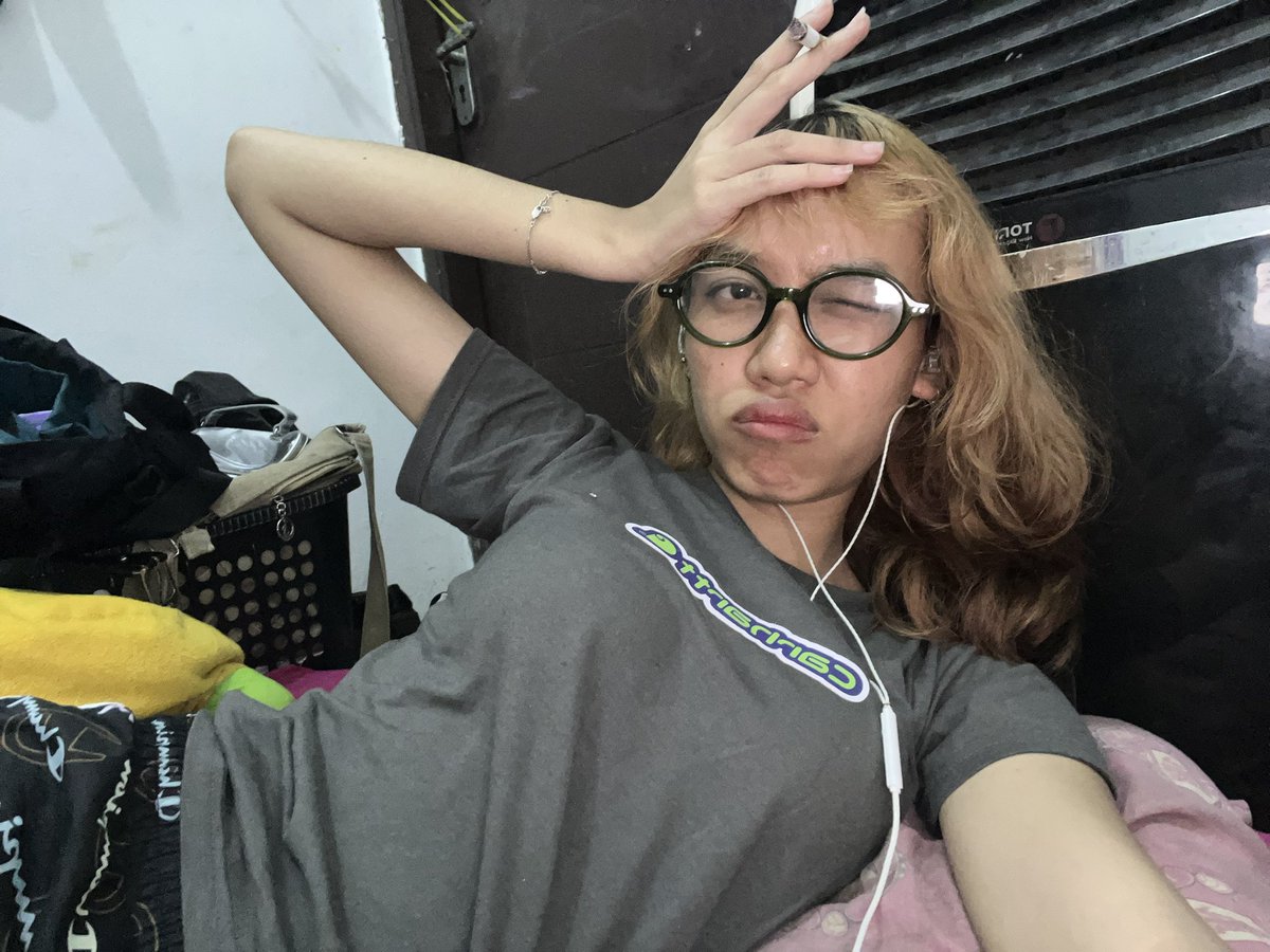 💤eekaboo tweet media