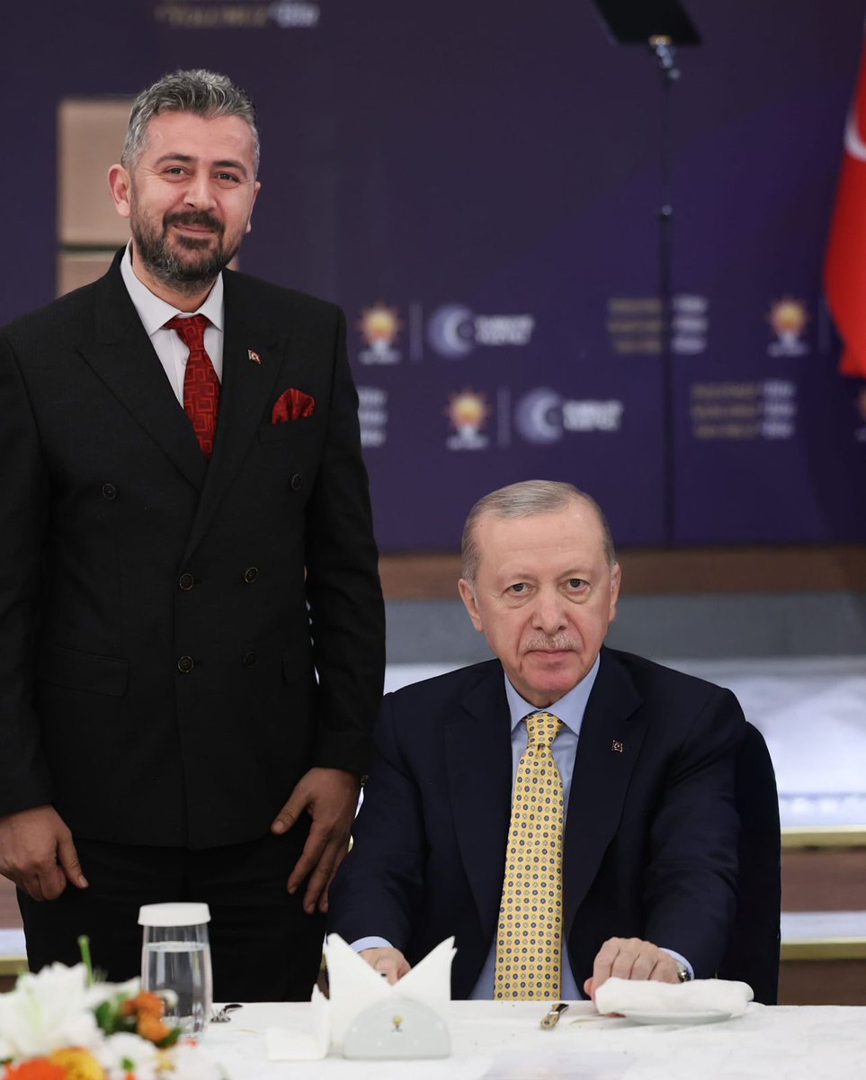 u_muhammet_oner's tweet photo. Duruş aynı, bakış aynı, şan aynı şandır 
Damarlarında dolaşan kan aynı kandır ❤️

Bir Ömür Erdoğan 🇹🇷 https://t.co/816bkGQlo8