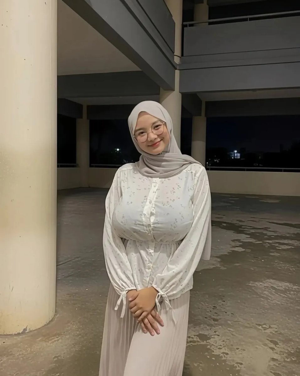 Ladyboy Kuwait serve🇰🇼❤️ tweet media