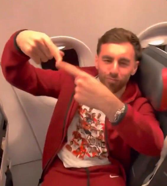 𝐒ı𝐥𝐚 tweet media