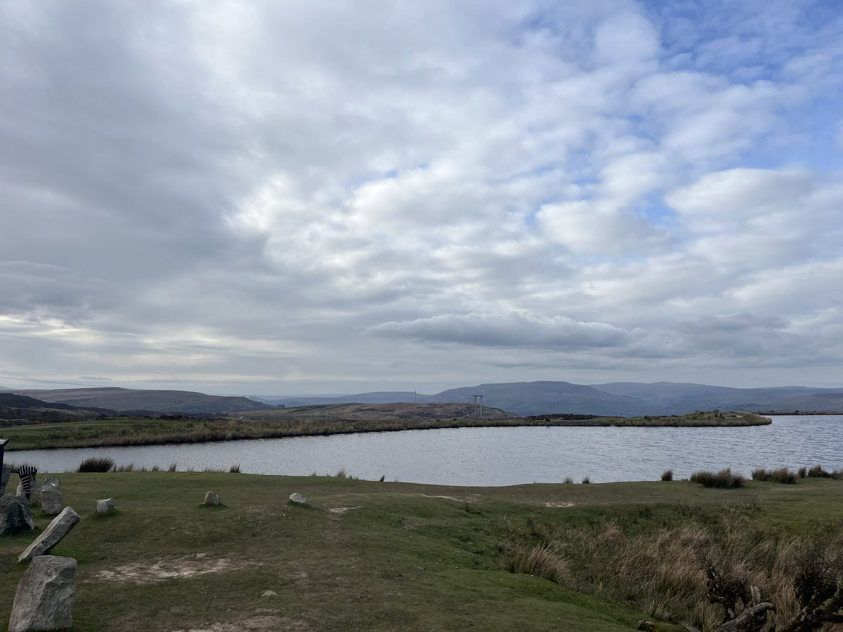 TheDaveBrookes's tweet image. Came home over the top of the mountain passing the Blorenge. Then stopped for a quick stroll around Keepers Pond. And it was quick as it was absolutely freezing on top! #Views #Wales #Mountains 🥶🥶🥶🥶