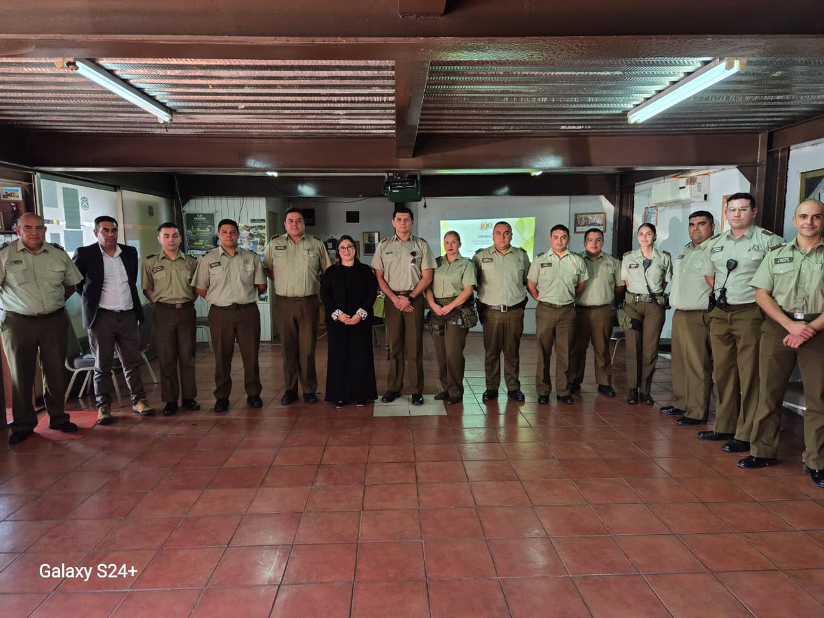 CarabDDHHyFam's tweet photo. Continúan las capacitaciones en la región de #OHiggins, donde @CarabDDHHyFam con exposiciones y juego de roles, abordan denuncias por explotación sexual de niños, niñas y adolescentes (Esnna), Protocolo A Ley 21057 y difusión del CIFE en la 2da. Com. #StaCruz y sus destacamentos. https://t.co/1iikm1NfCe