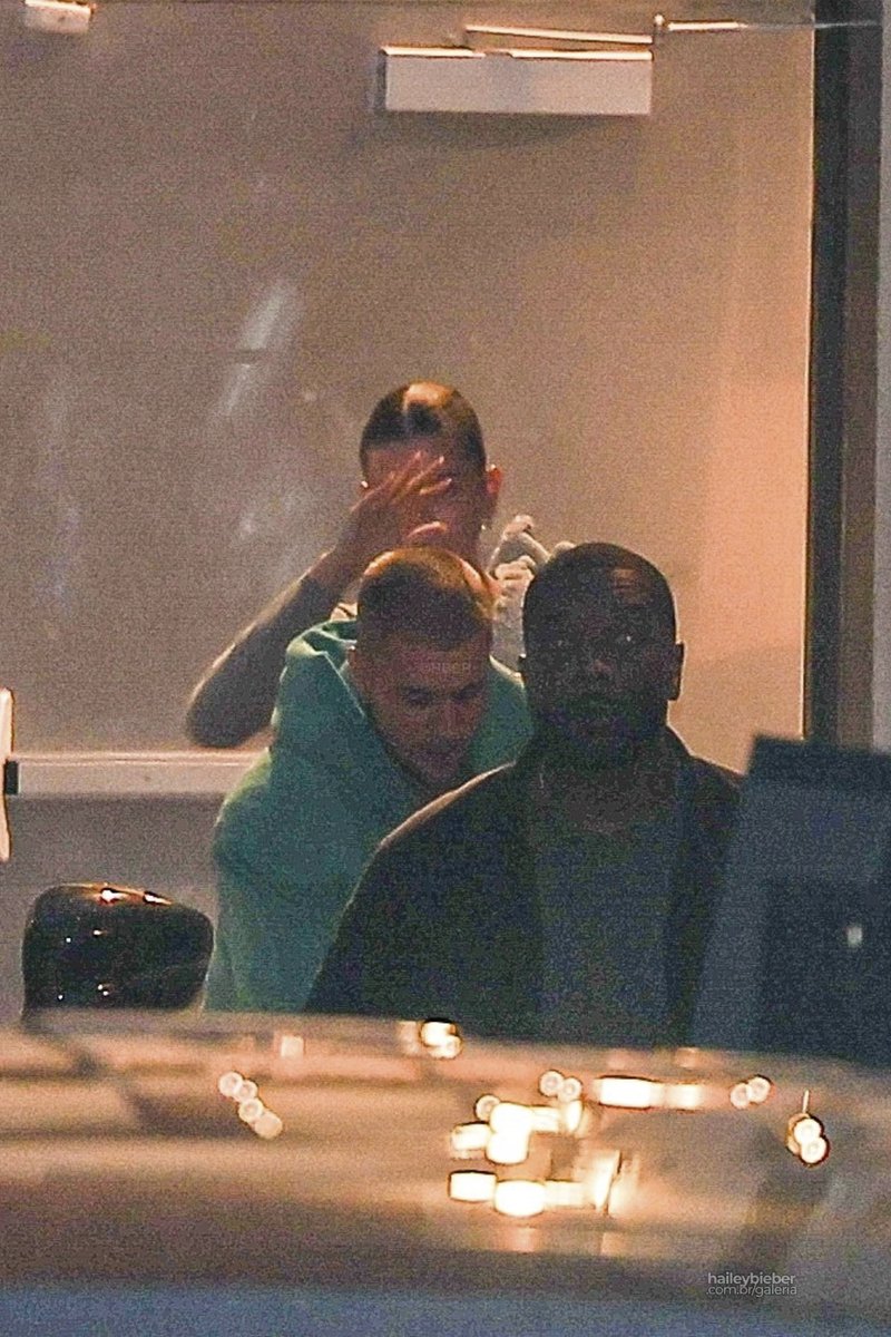 Hailey Bieber Brasil tweet media