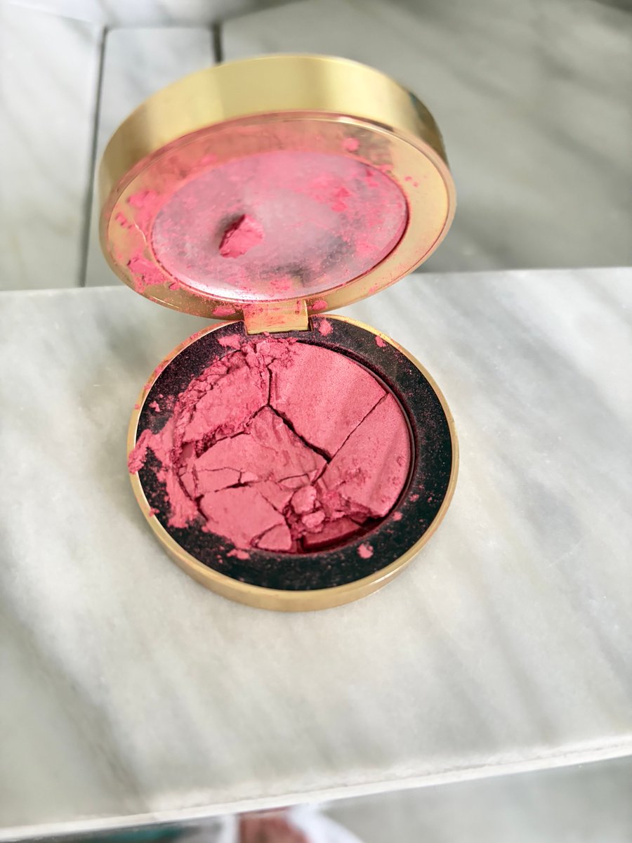 JolieSoleil tweet media