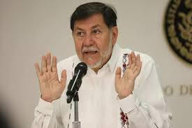 RAFAELCORTES1's tweet photo. Dice Fernández Noroña que quienes integran el movimiento de la 4T NO están obligados a guardar las formas de austeridad y llevar una vida alejada de los lujos mundanos de la derecha.

Supongo que ahora en la Semana Mayor ni se aparecerán por destinos de México.

Las Vegas es buena opción .....
@fernandeznorona @PartidoMorenaMx @Claudiashein @Abelardo_prz @lalaurismarin @IGNACIOMTZ @abeperez
