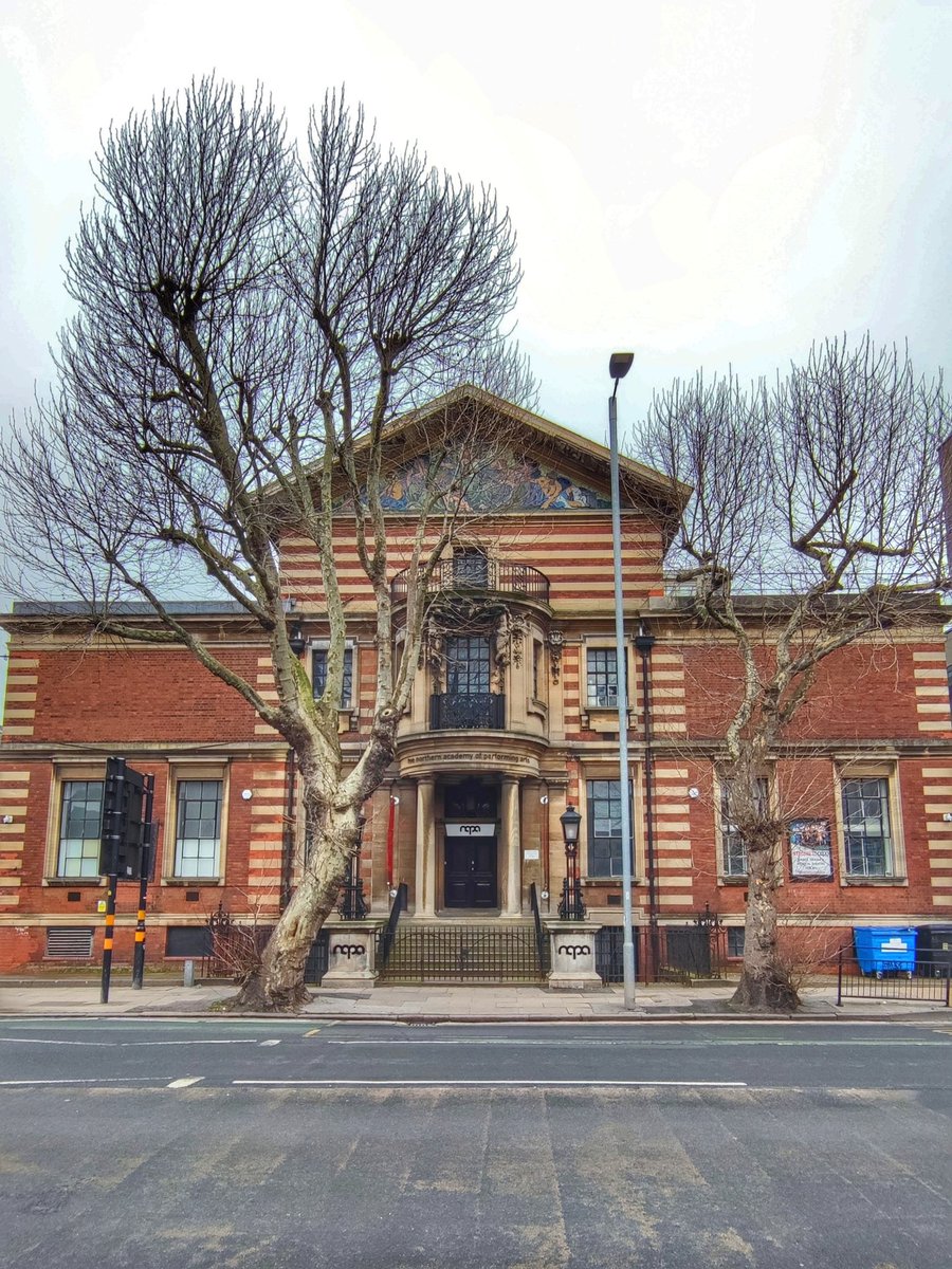 HullImages's tweet image. NAPA on Anlaby Road.

#hull #yorkshire #travel #architecture #photography