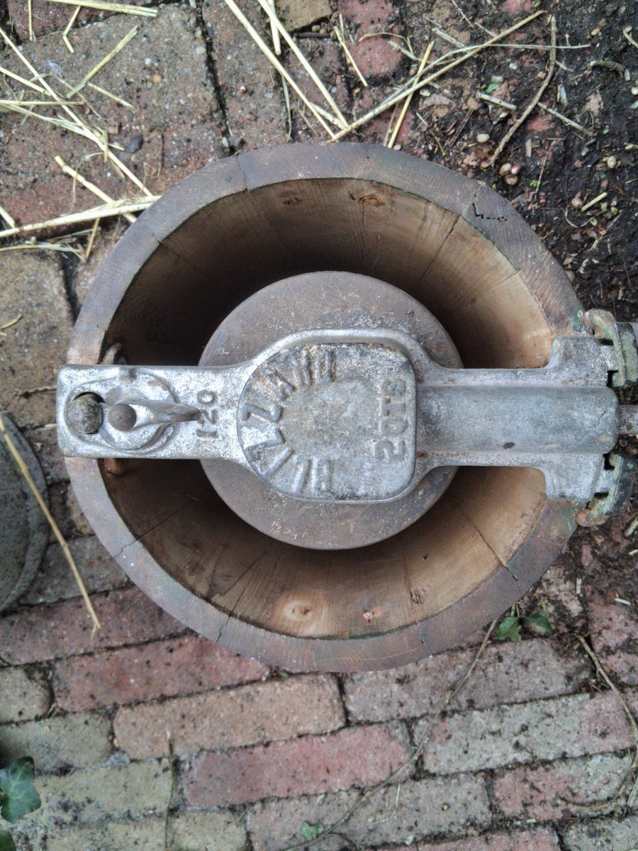 Fake History Hunter tweet media