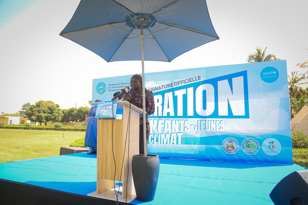 unicefmali's tweet photo. Le Gouvernement du Mali a signé la Déclaration en faveur des enfants, des jeunes et de l’action pour le climat. C’est un signal fort : un message d’espoir pour les enfants et les jeunes du Mali : leur avenir compte, et leur voix compte. 

Les filles et les garçons ont la volonté, des solutions et la créativité. Offrons-leur le soutien dont ils ont besoin pour agir ! 

Avec le Ministère de l'Environnement, de l'Assainissement et du développement durable (MEADD)
