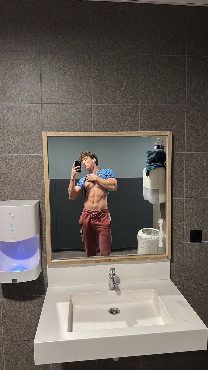 Podofitlive tweet media