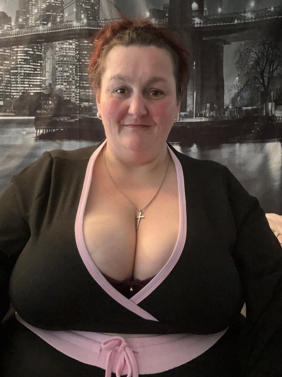 MamaTrisha3's tweet photo. Cleavage https://t.co/X5LqkT6WyF
