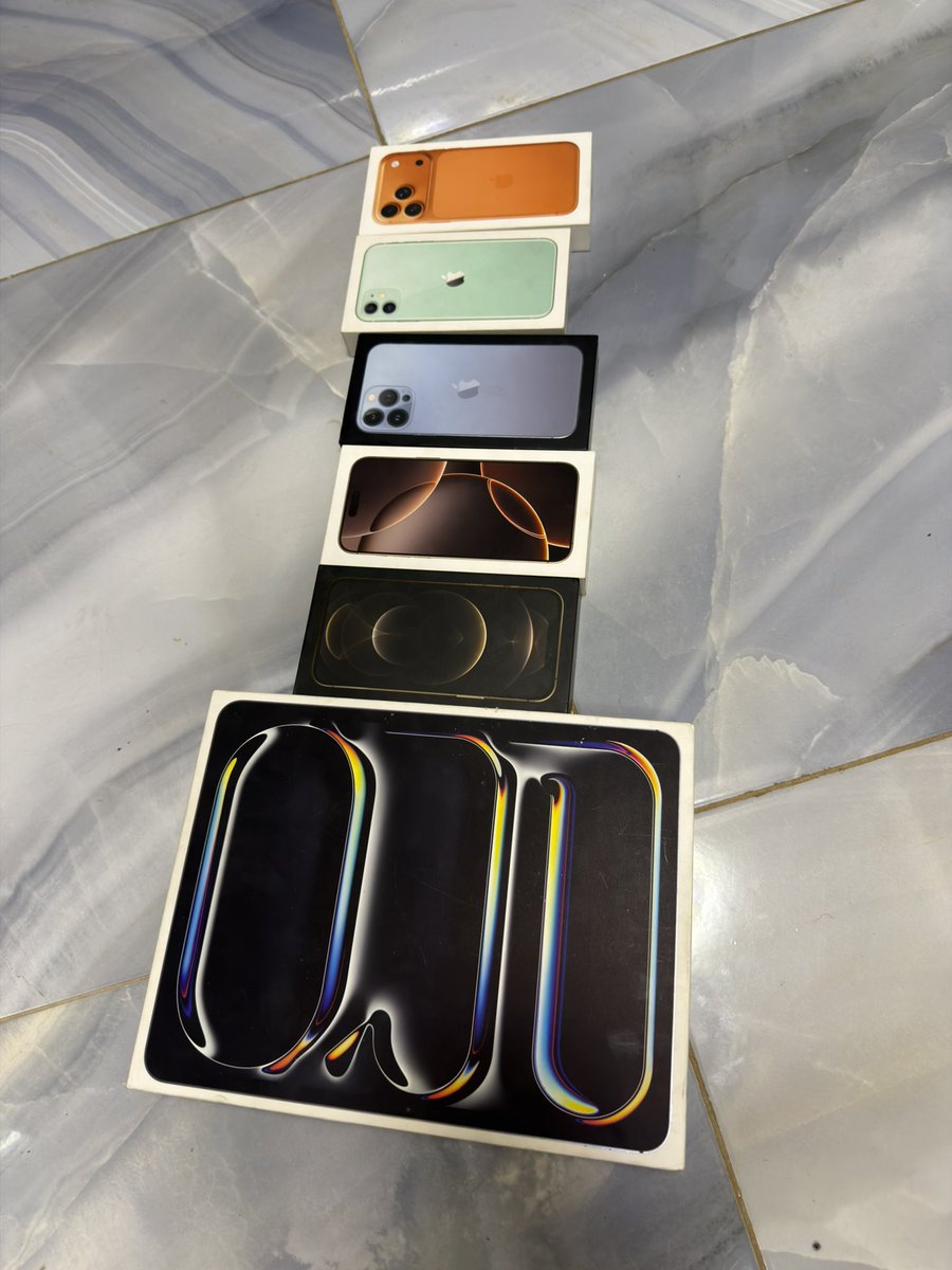 CLINTON 💫 tweet media