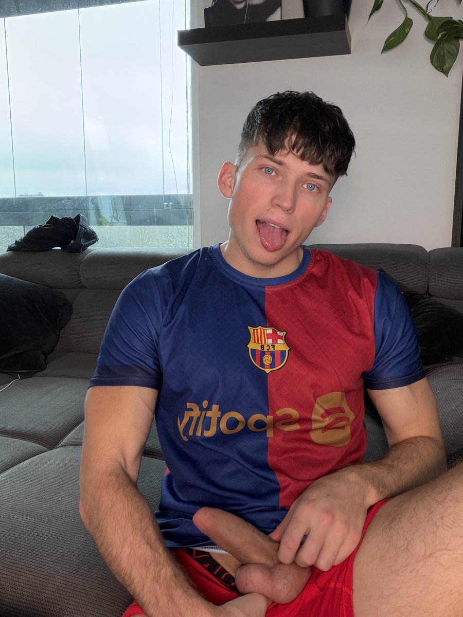 HotGaysXO tweet media