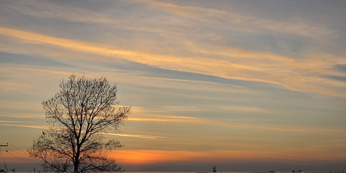 𝐶𝑙𝑎𝑖𝑟𝑒 💙 (@blonde_london) on Twitter photo 