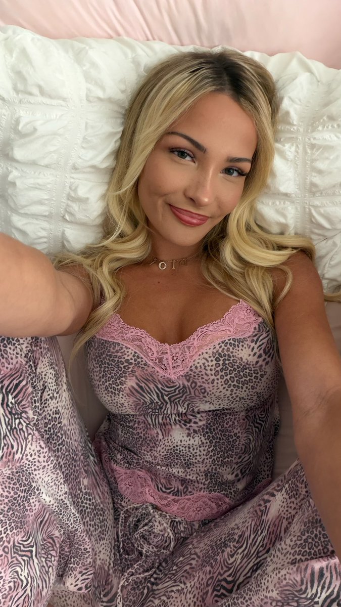 ♡ 𝐦𝐢𝐥𝐚 𝐦𝐨𝐧𝐞𝐭 ♡ tweet media