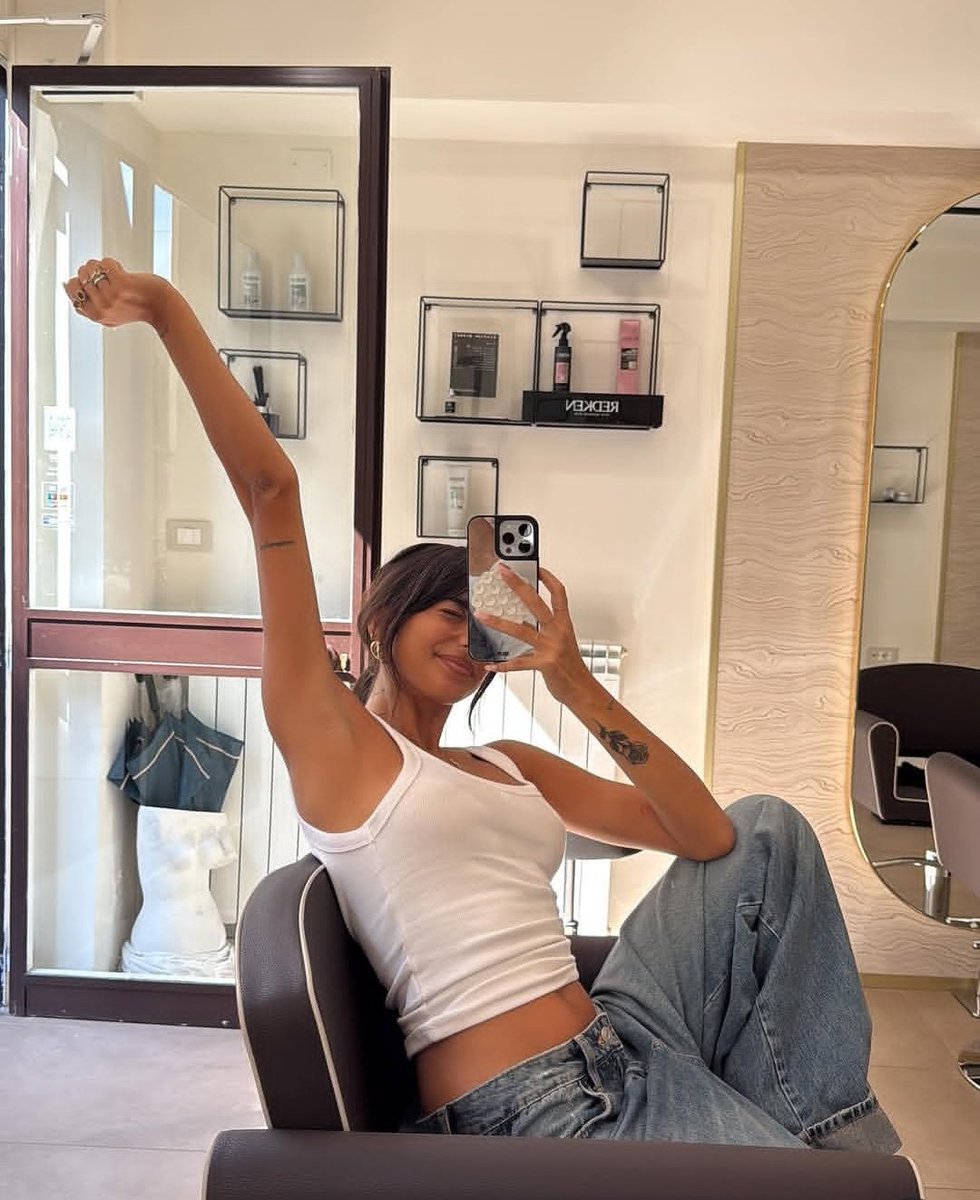 𝑫𝐚𝐥𝐢𝐚 tweet media