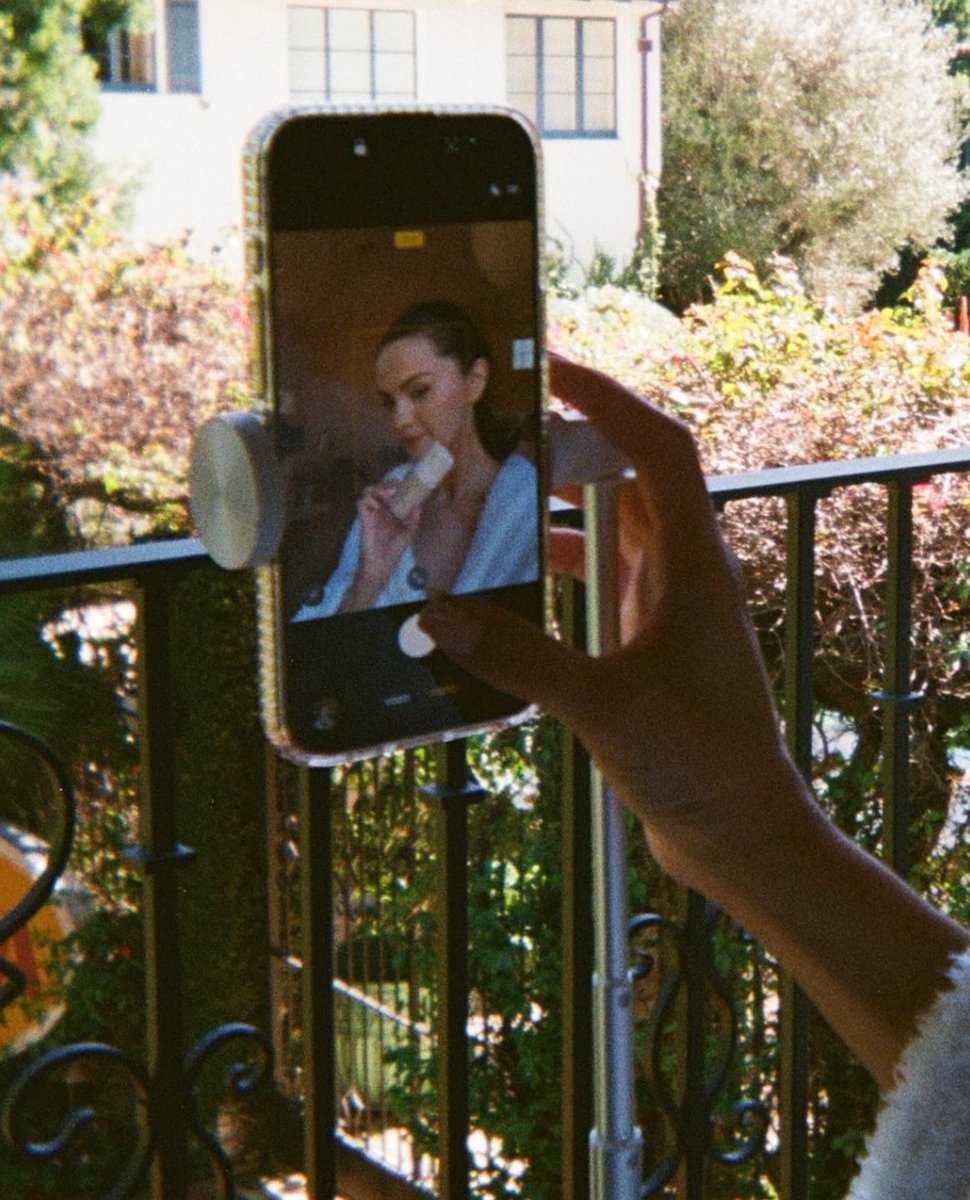 Selena Gomez India tweet media