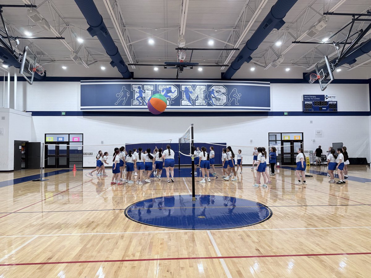 HPMSKim's tweet photo. WOW!  This is how HPMS 6th graders play Four Square!  The fun in education never stops at HPMS 🎉🎉 https://t.co/CMQVb6qNTH