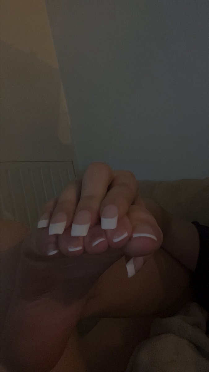 Findom brat tweet media