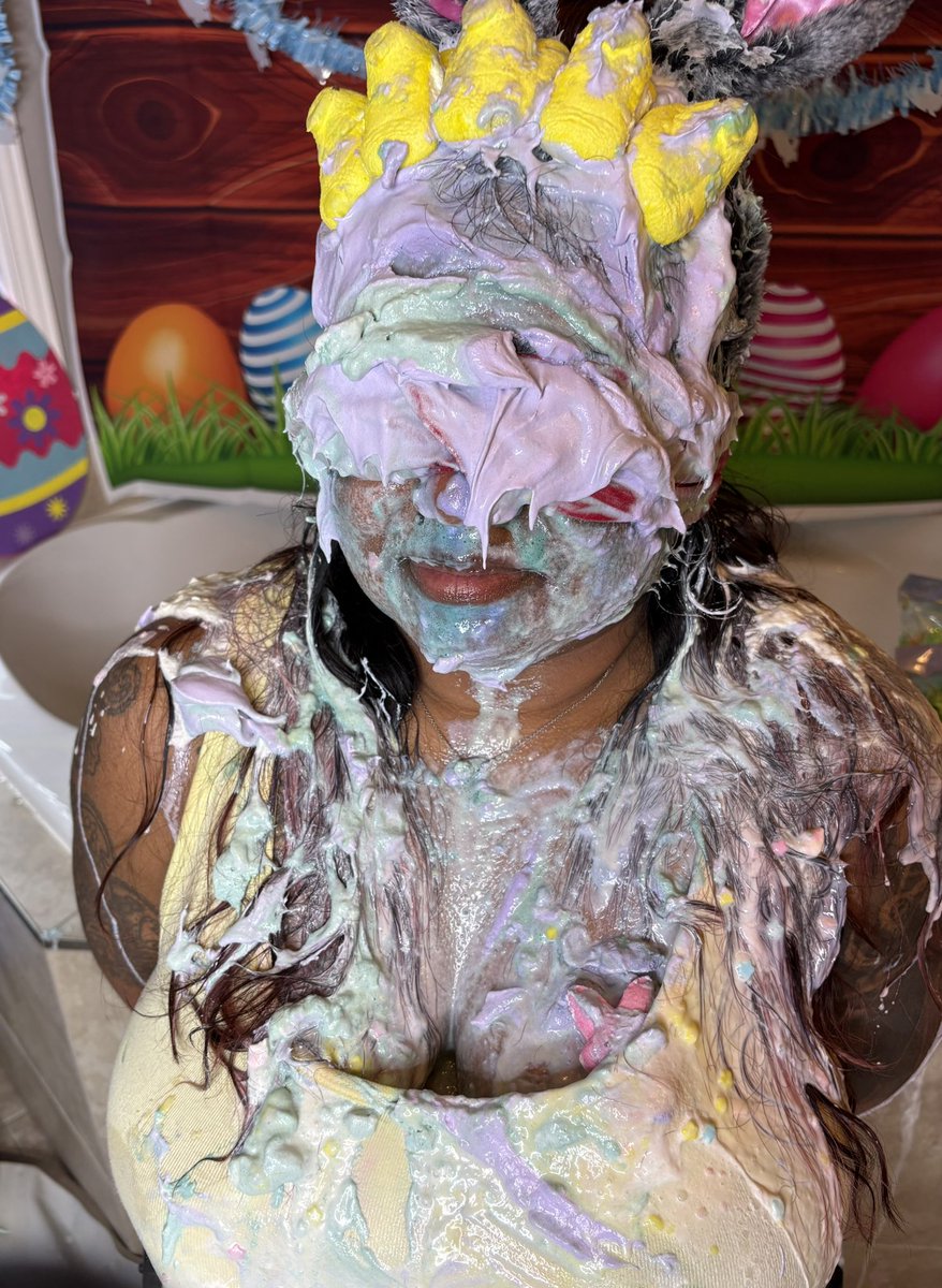 masalawammilf's tweet image. Sneak peep! 🐣👀

Do you see the bunny? 🐰

#blindfolded #piesintheface #wam #messykink #messyfetish #wamgirls