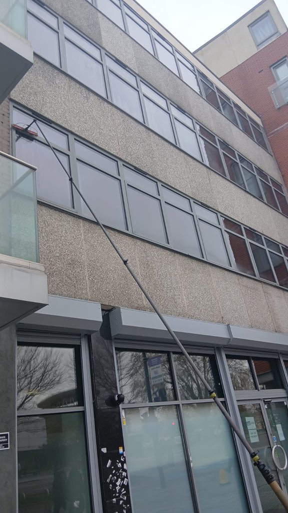 Efficient Cleaning Services tweet media