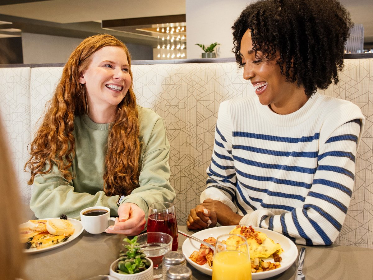 Embassy Suites by Hilton Nashville Airport tweet media