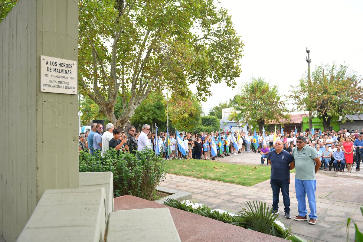 Con gran emoción y respeto acompañamos a nuestro Centro de Veteranos y Caídos de Malvinas en un nuevo acto por su día.

Lo hicimos junto a una gran cantidad de vecinos, instituciones y familiares.

Una vez más nuestro orgullo y honor a ellos, que dieron la vida por la patria y la