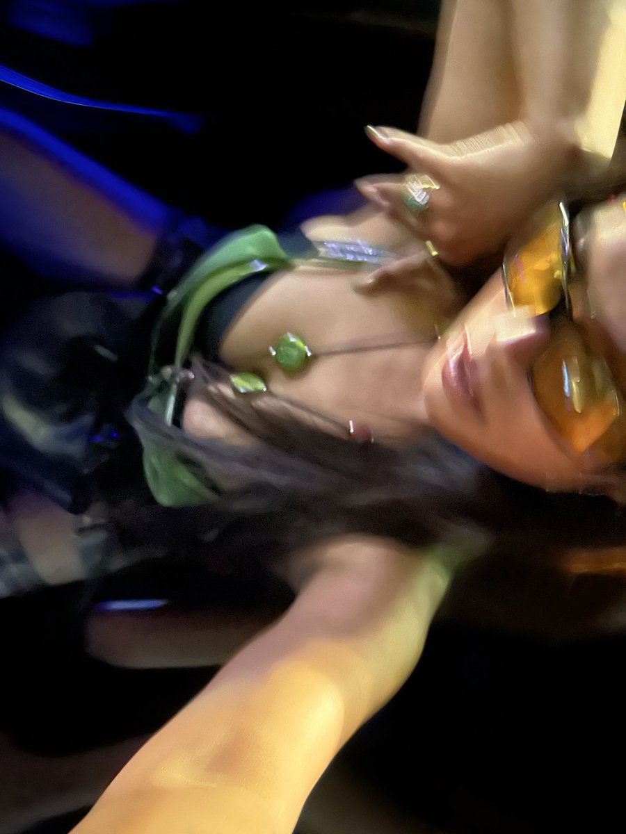 Mjnidhi's tweet image. Went to a concert last night #blackcoffee 🪩🍻🕺💚