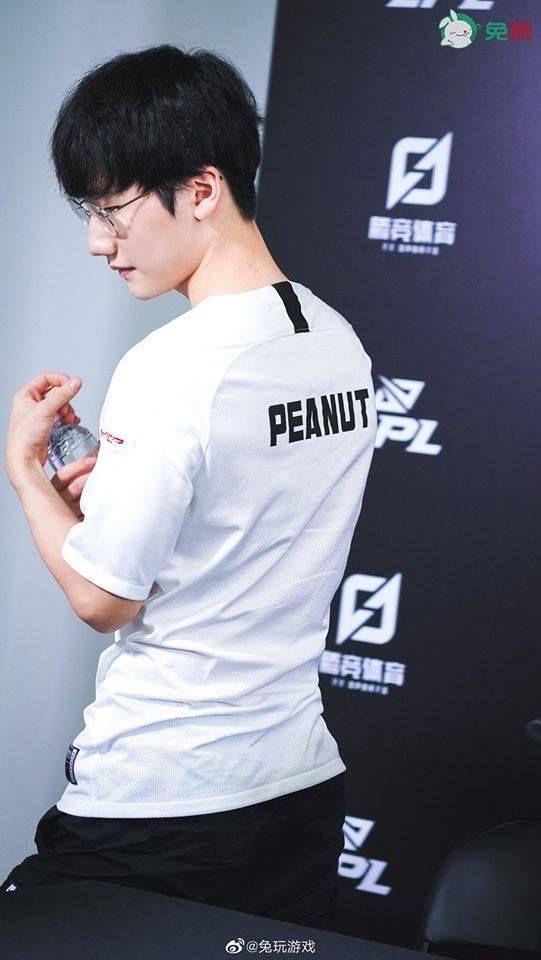 gen22 fan tweet media