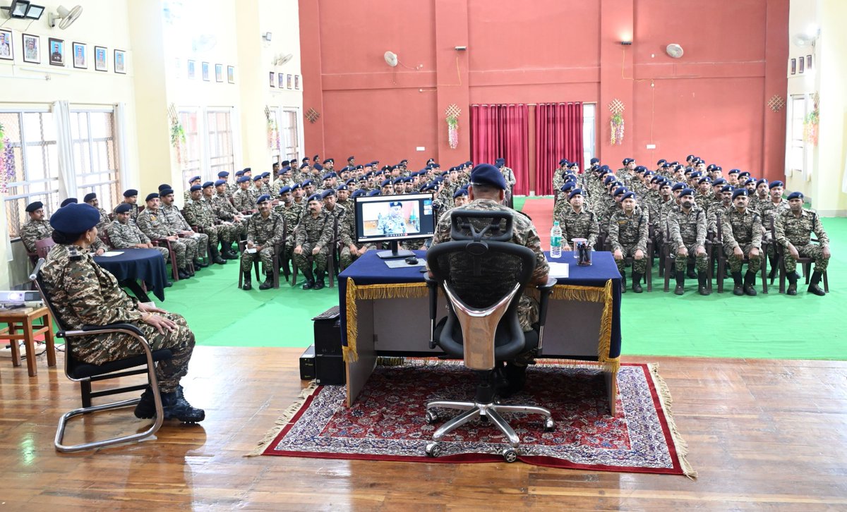 109Crpf's tweet image. Commandant 109 Bn @CRPFIndia chaired a Sainik Sammelan and Welfare Meeting at Unit HQ today. By prioritizing the well-being of our personnel and ensuring swift grievance redressal, we reinforce a motivated force, ready for any challenge.
#NationFirst #LeadershipInAction