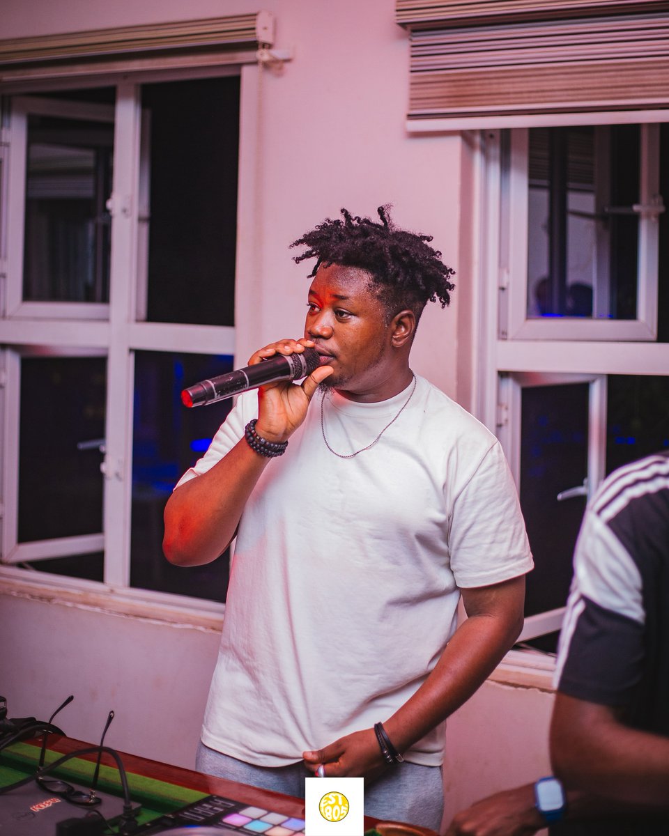 Fettyshotit tweet media