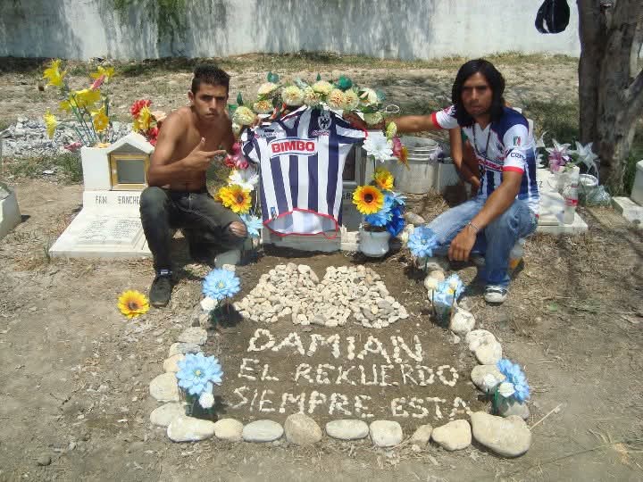 nacional_e48593's tweet photo. @CodereMX @Rayados #CodereEsRayado 
Un verdadero rayado pregona el respeto a los rivales y mundo entero,
Y lo que me hace ser un verdadero Rayado es qué por más mal que este la situación en la vida y en la cancha 
Nunca dejar de alentar ir al frente 
Y dejar el corazón en cada mínuto,cada día❤️‍🔥🔵⚪ https://t.co/t0SJ2t6HnU