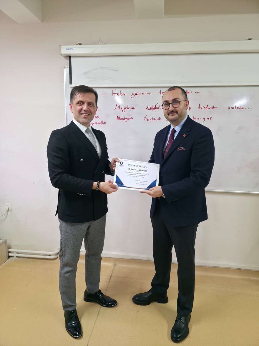 miu_522014's tweet photo. Medya ve İletişim Programımız, TRT Ordu ekibini ağırladı.

Gerçekleştirilen etkinlikte TRT Ordu muhabiri Selim Gürcan Becioğlu, Medya ve İletişim Programı öğrencileriyle bir araya gelerek mesleki deneyimlerini paylaştı. https://t.co/I0XXd1WW2X